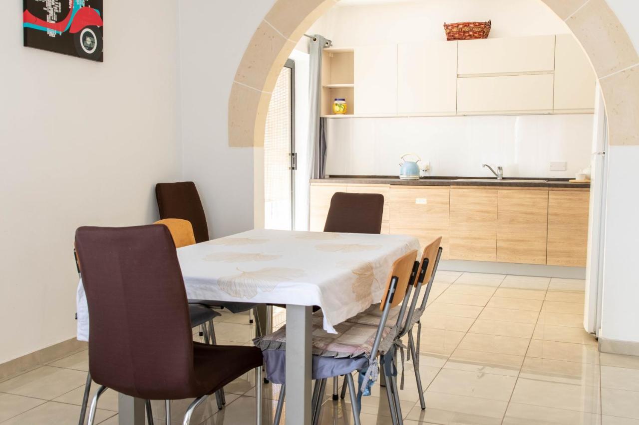 Spacious 3-Bedroom Apartment 30 Seconds From Sea Marsaskala Extérieur photo