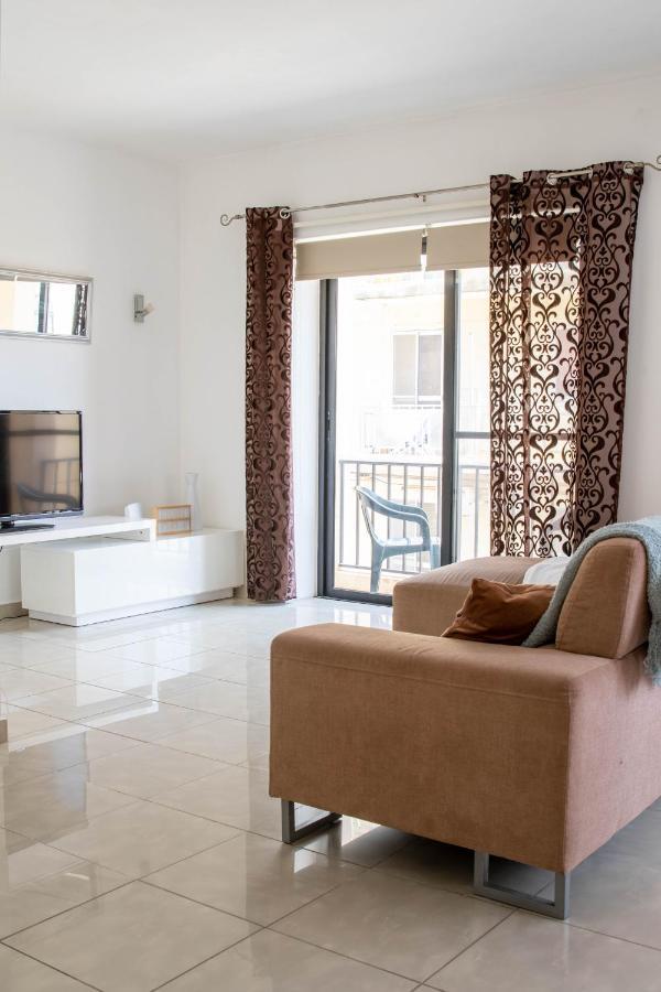 Spacious 3-Bedroom Apartment 30 Seconds From Sea Marsaskala Extérieur photo