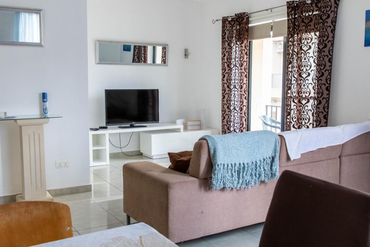 Spacious 3-Bedroom Apartment 30 Seconds From Sea Marsaskala Extérieur photo